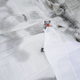 Ingenieros suizos cubriendo los glaciares con sábanas blancas para que no se derritan.
Imagen: NBC Left Field.